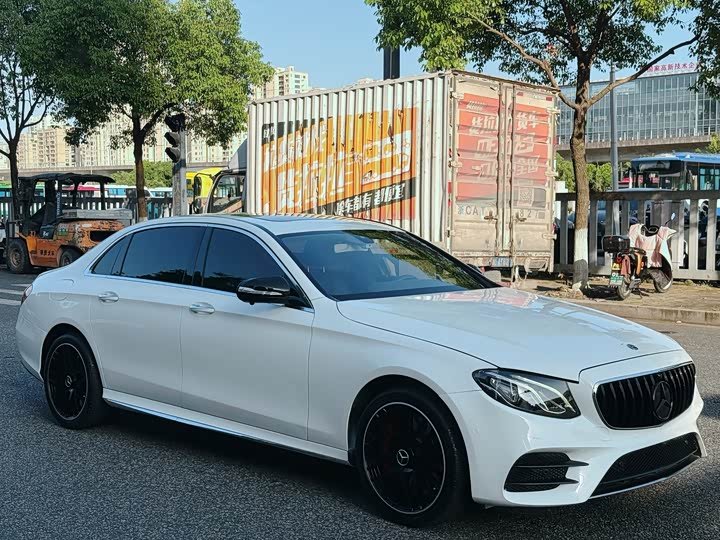 Mercedes-Benz E
