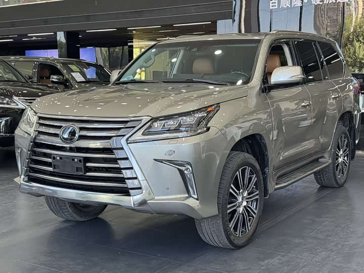 Lexus LX