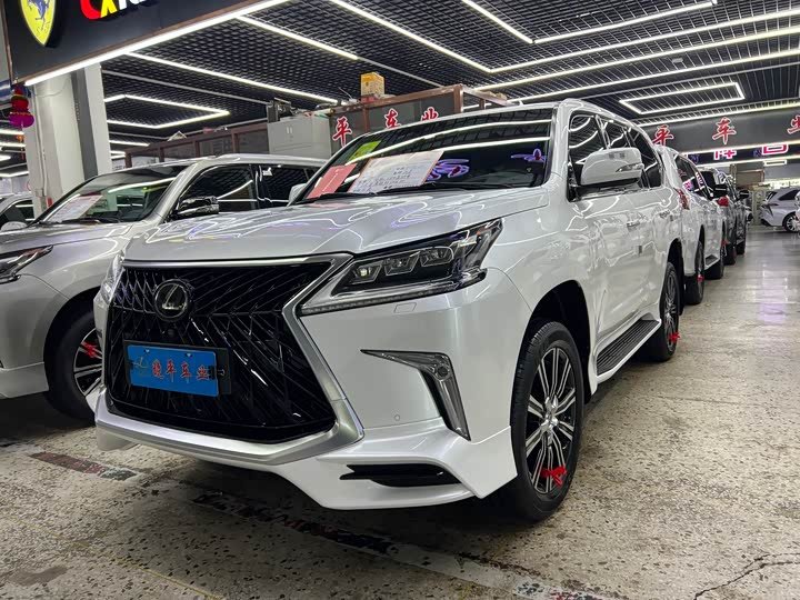 Lexus LX