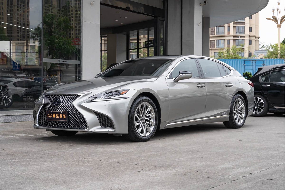 Lexus LS