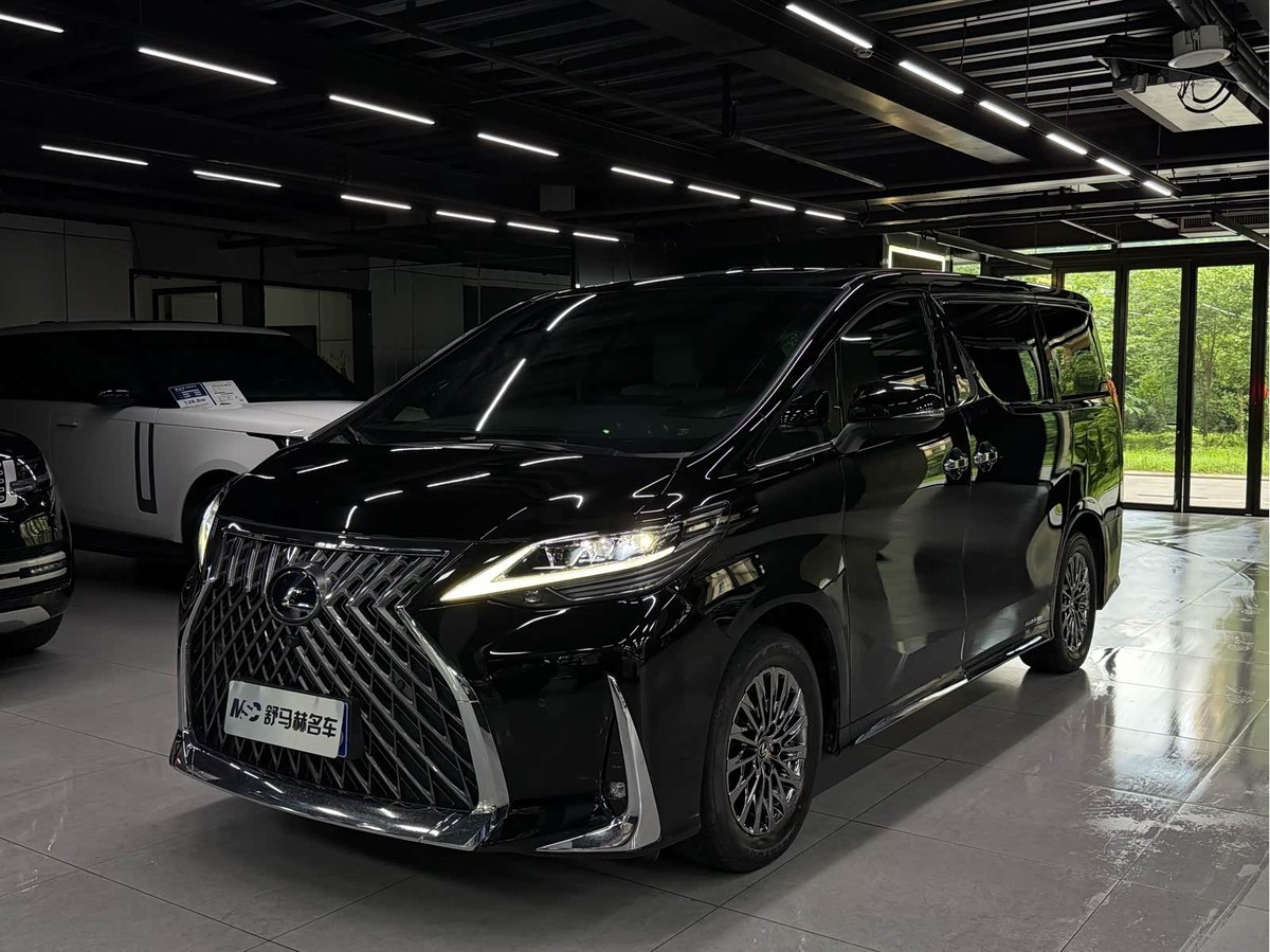 Lexus LM