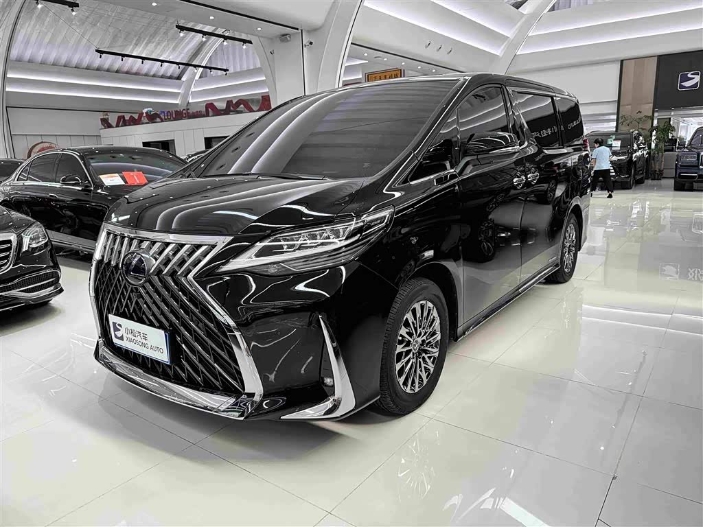 Lexus LM