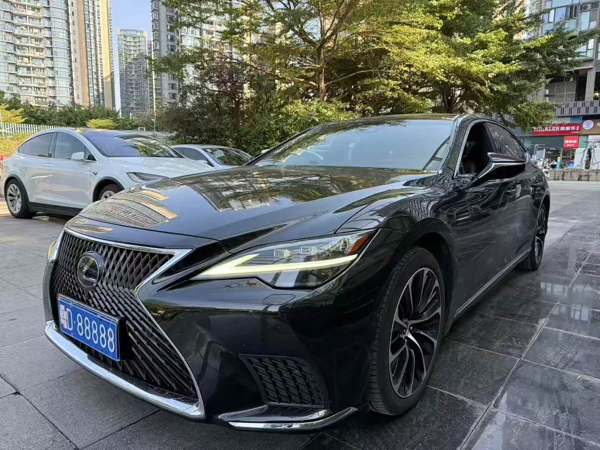 Lexus LS