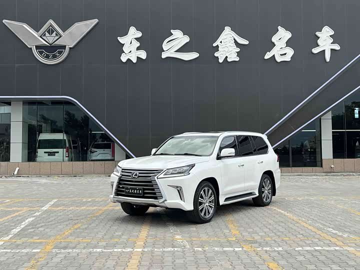 Lexus LX