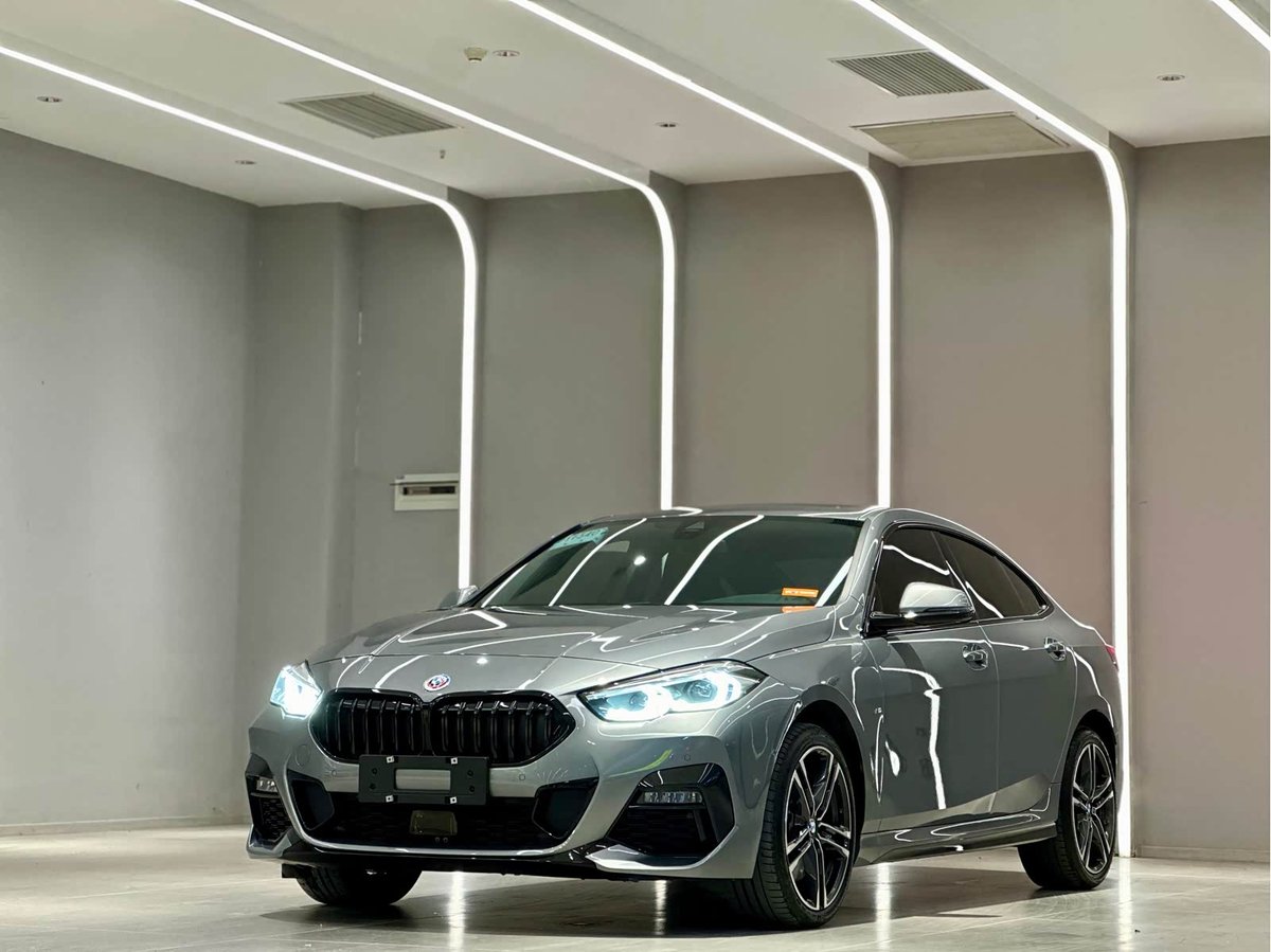 BMW 225i