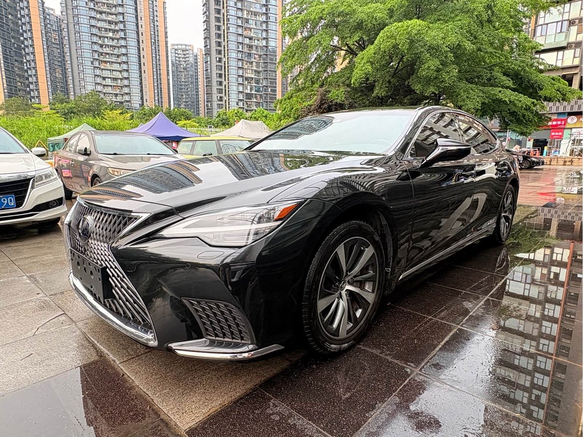 Lexus LS