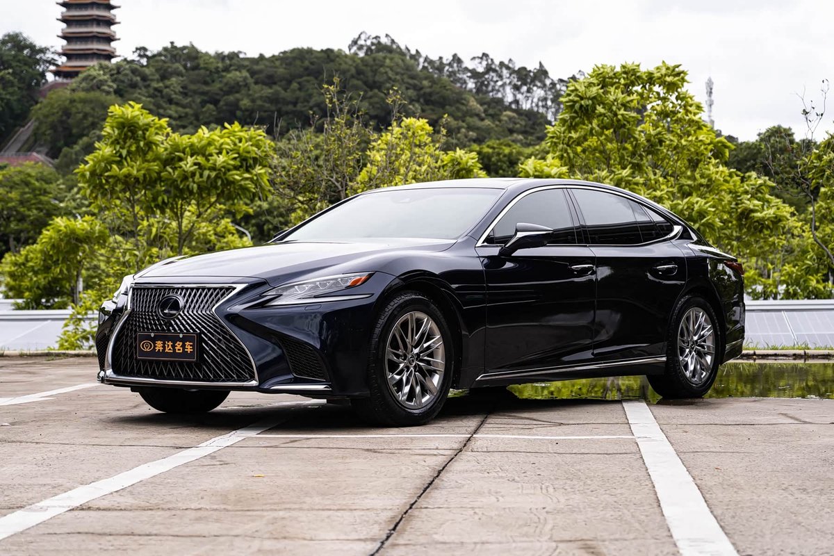 Lexus LS