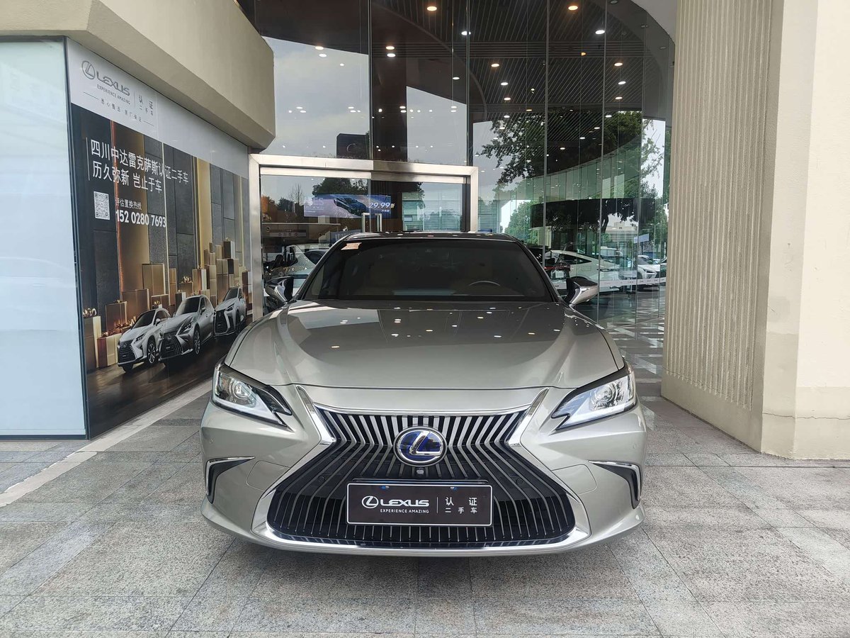 Lexus ES