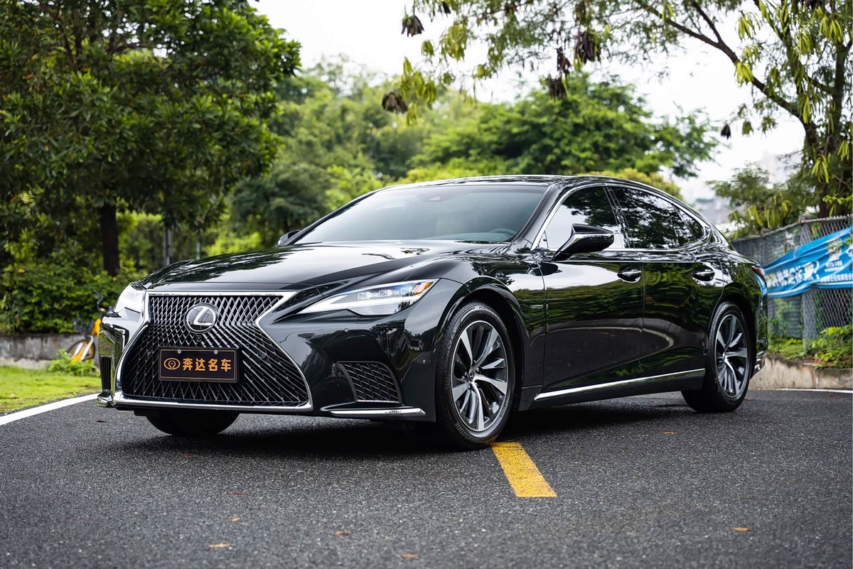 Lexus LS