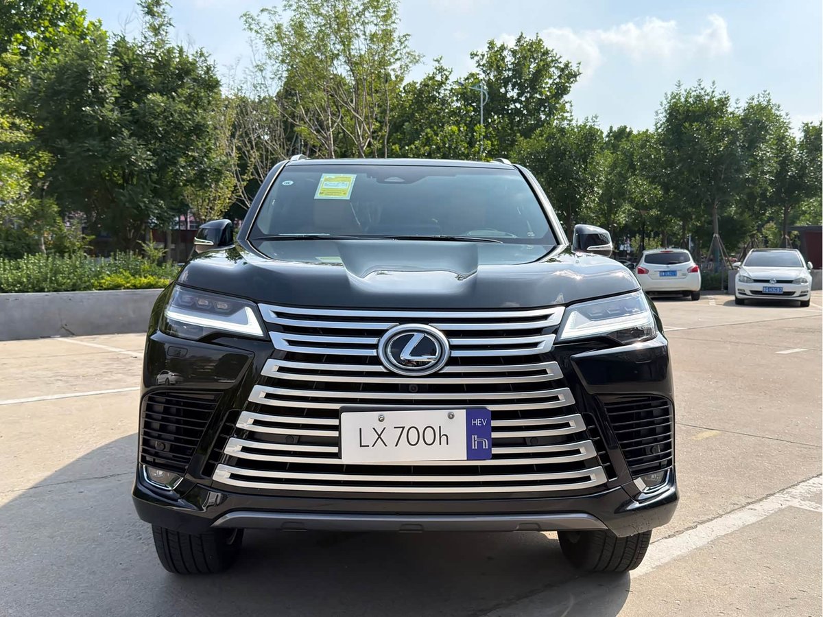 Lexus LX