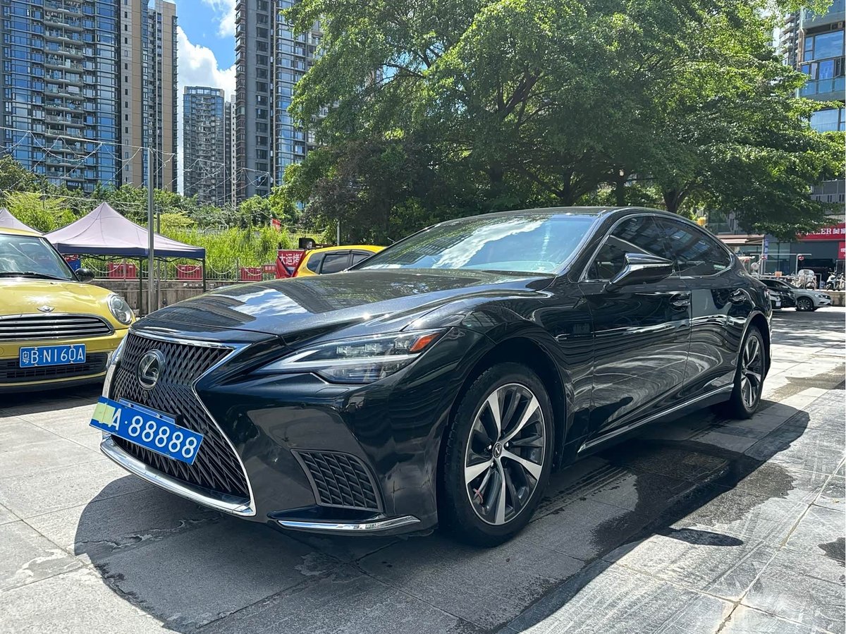 Lexus LS
