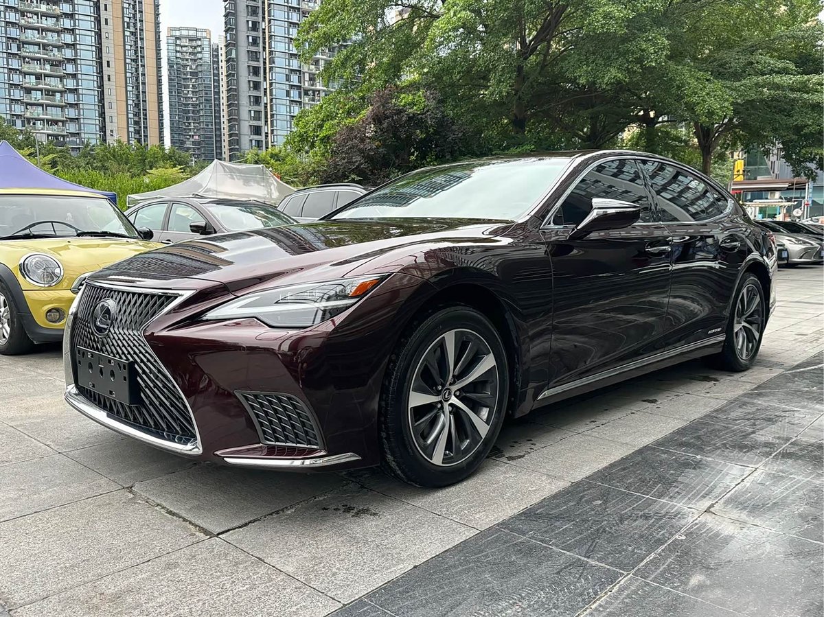 Lexus LS
