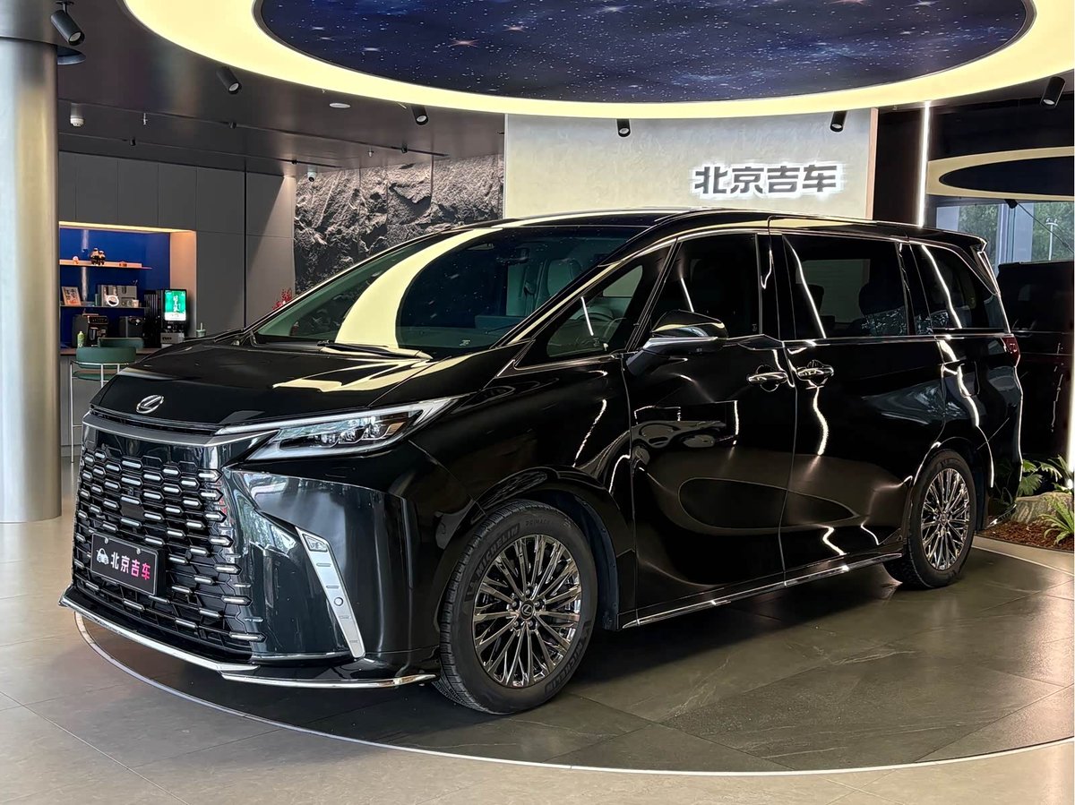Lexus LM