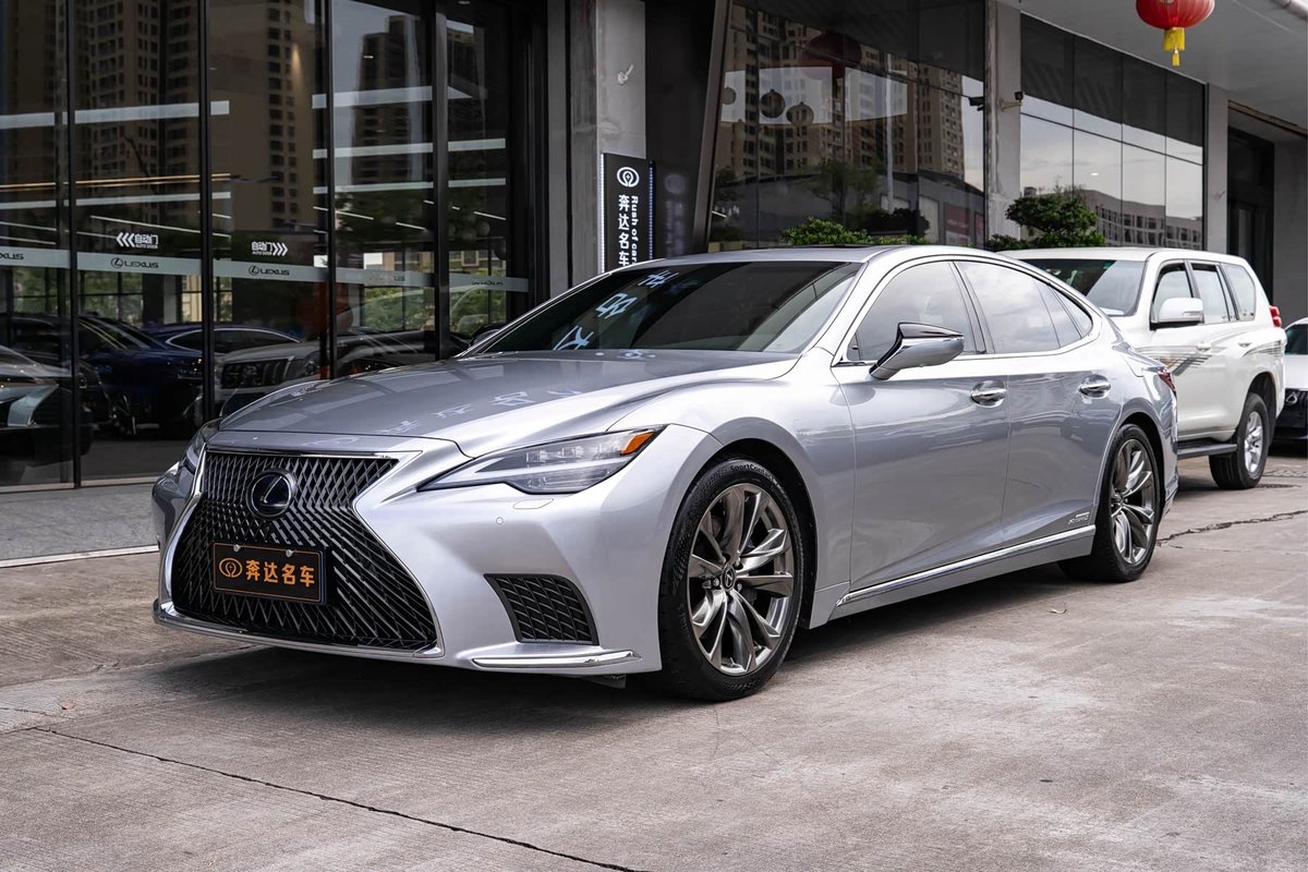 Lexus LS