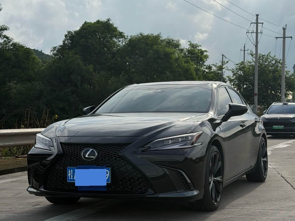 Lexus ES