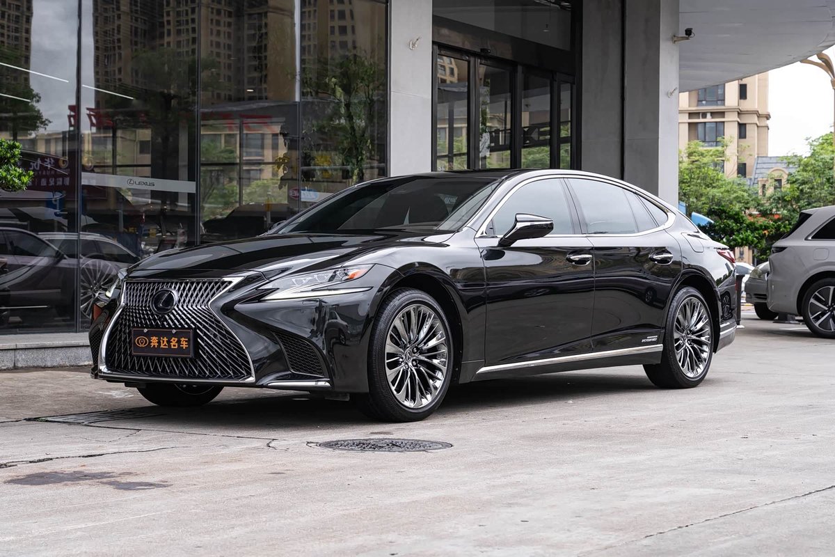 Lexus LS