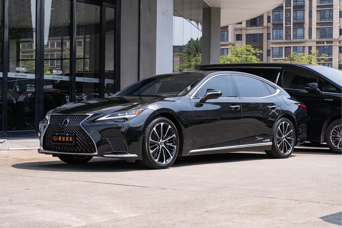 Lexus LS