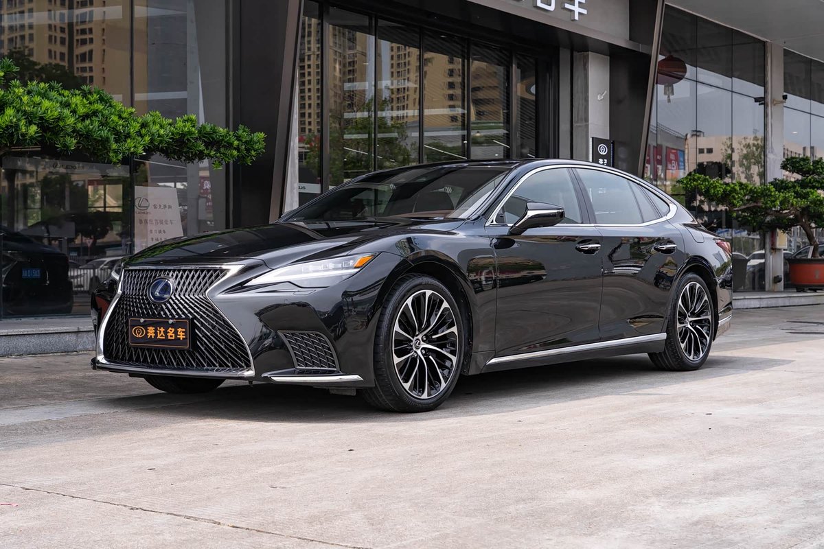 Lexus LS