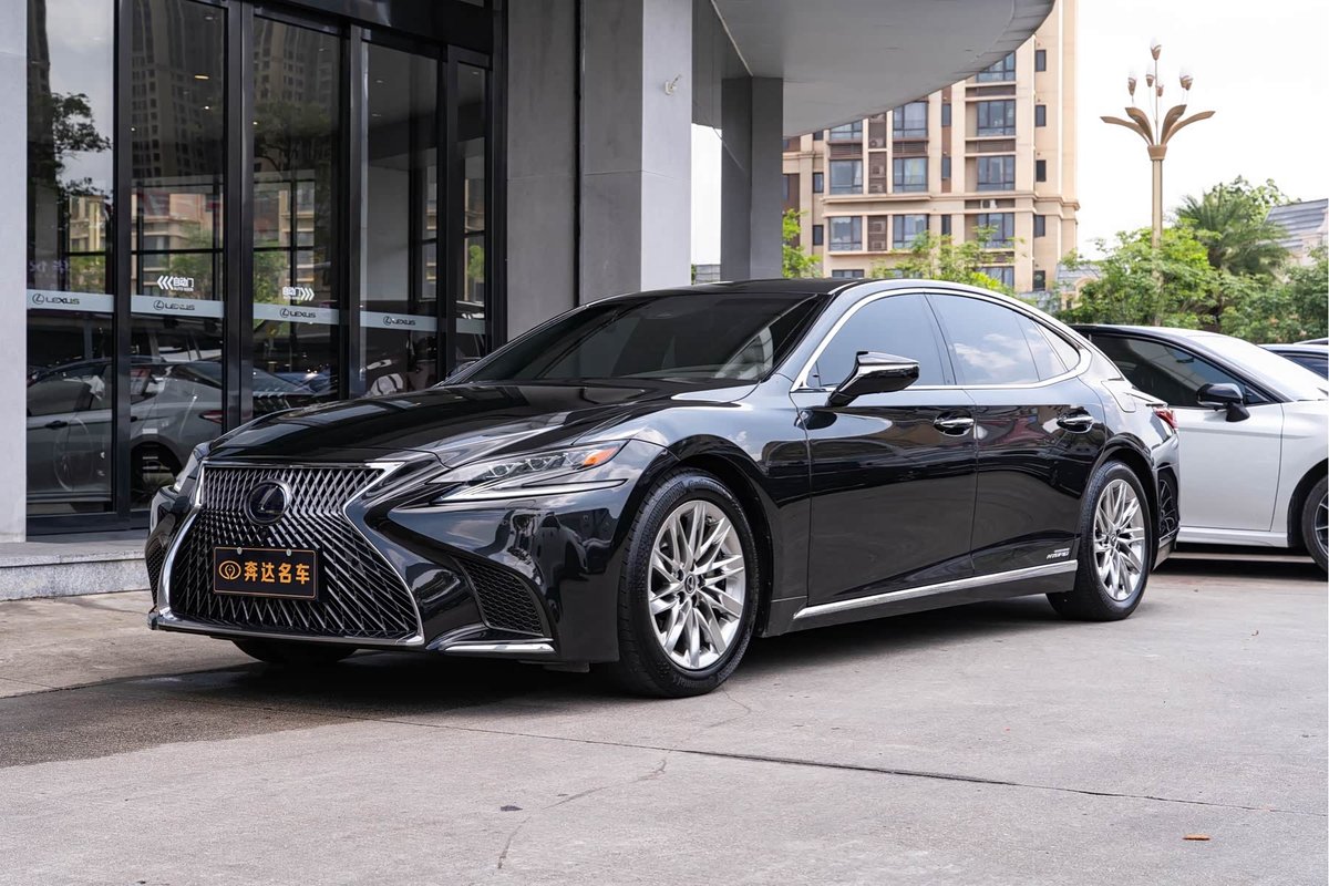 Lexus LS