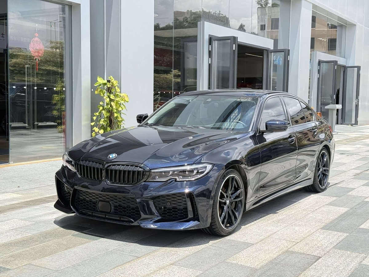 BMW 330i
