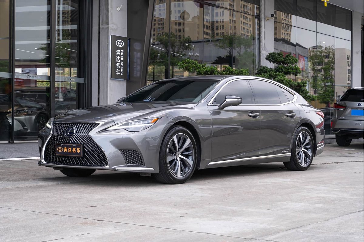 Lexus LS