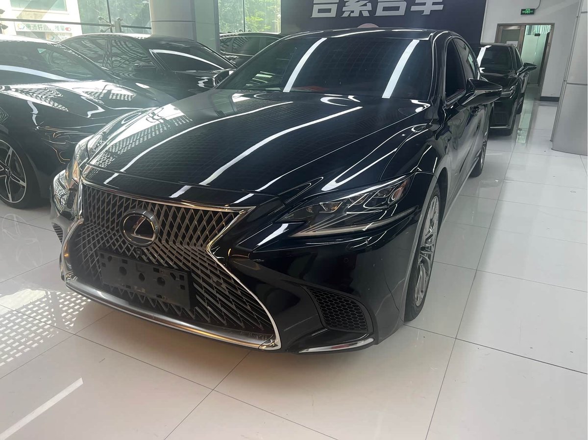 Lexus LS