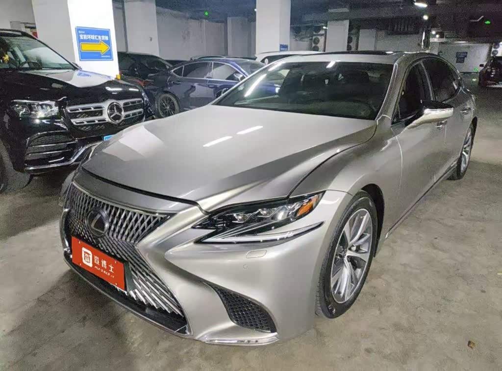 Lexus LS
