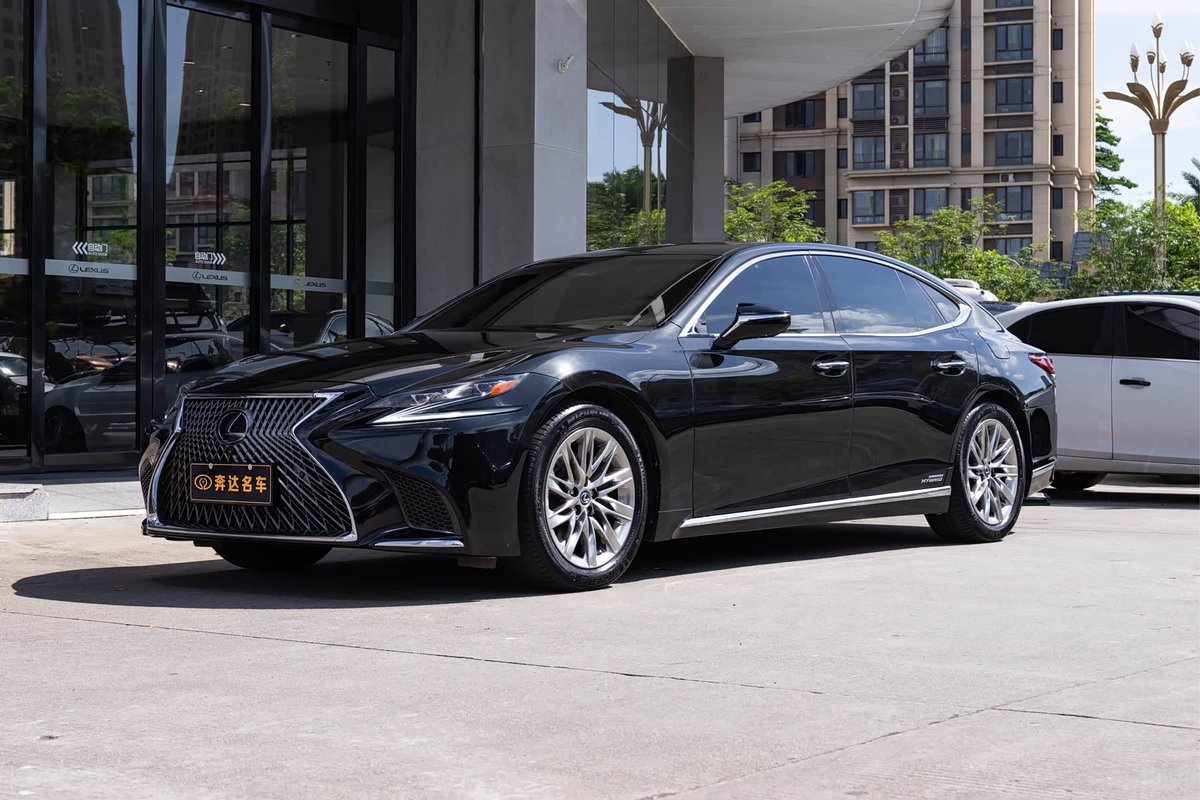Lexus LS