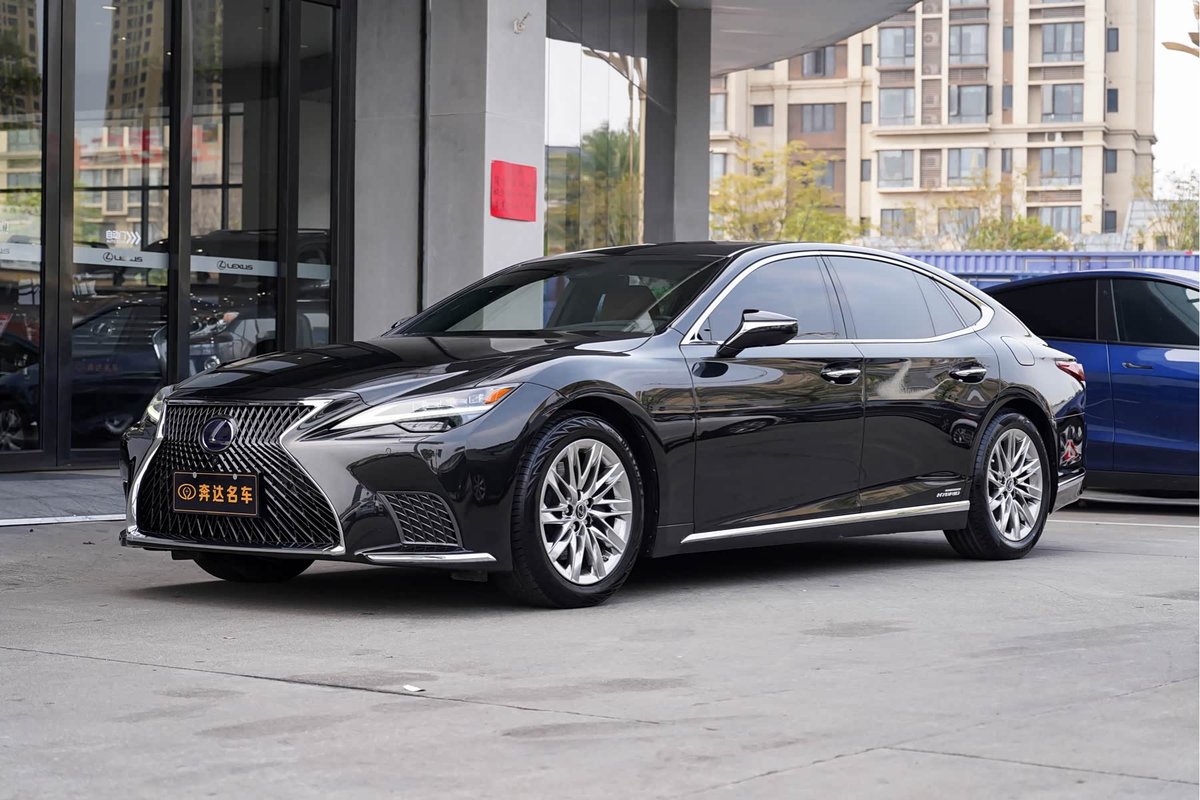 Lexus LS
