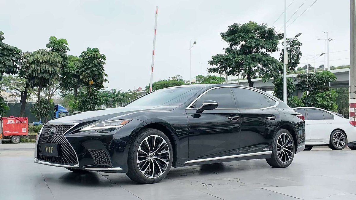 Lexus LS