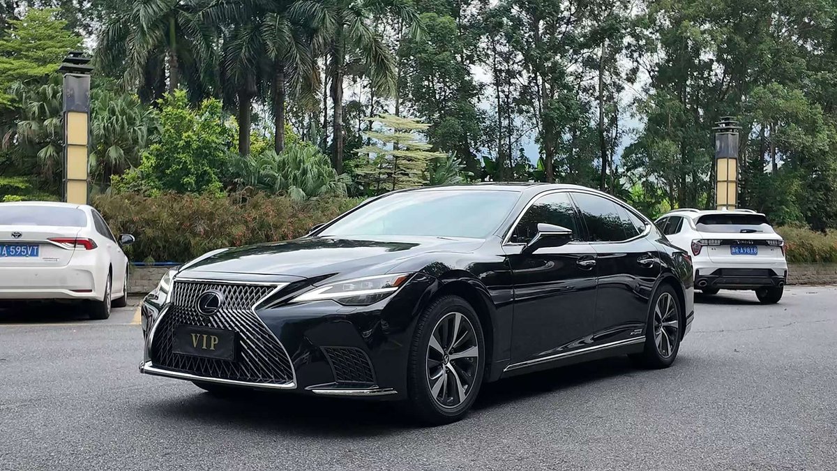 Lexus LS