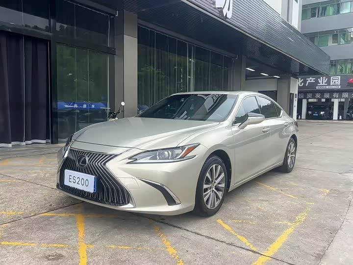 Lexus ES