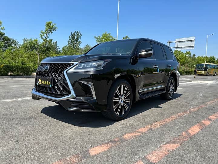 Lexus LX