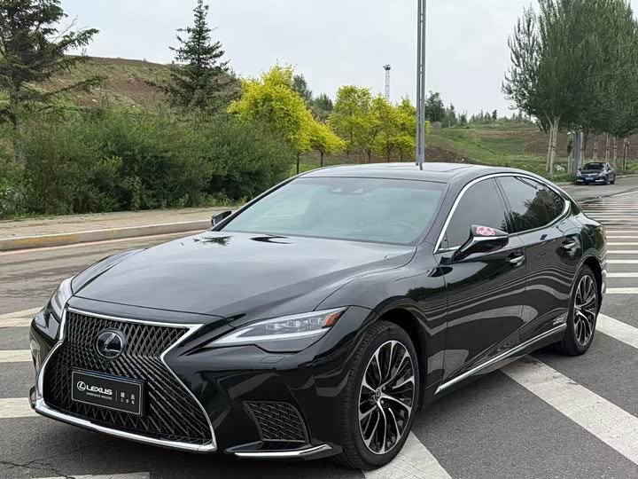 Lexus LS