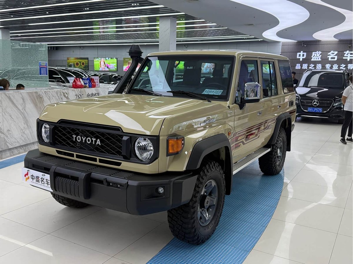 Toyota Land Cruiser