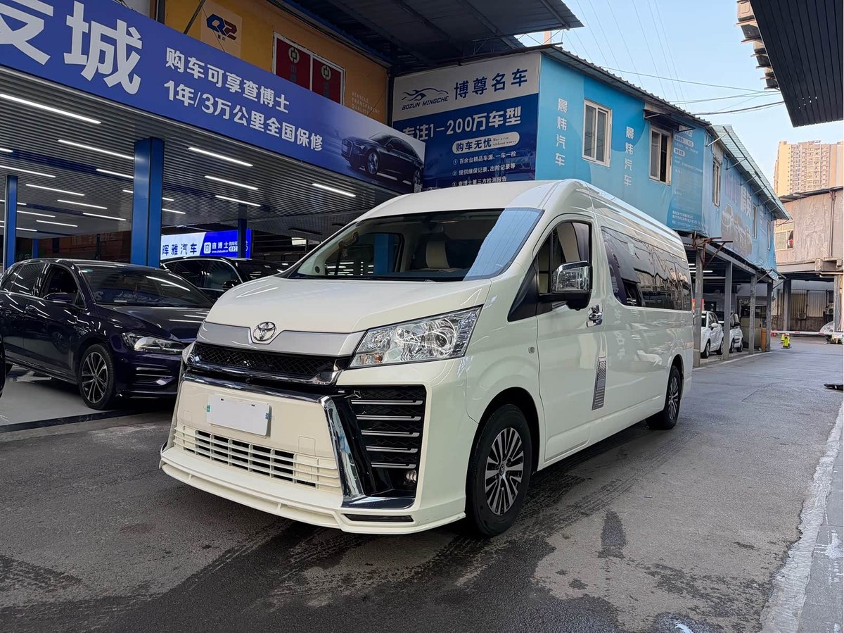 Toyota Hiace