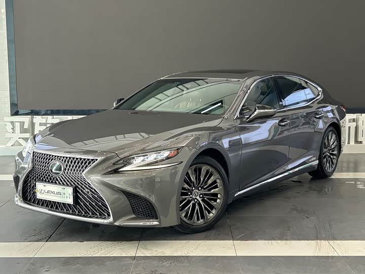 Lexus LS