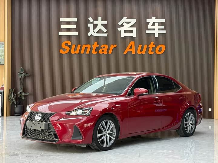 Lexus IS