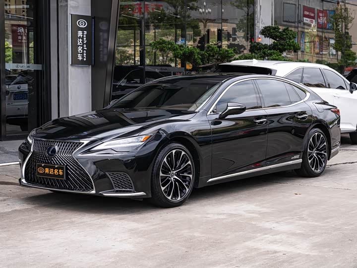 Lexus LS