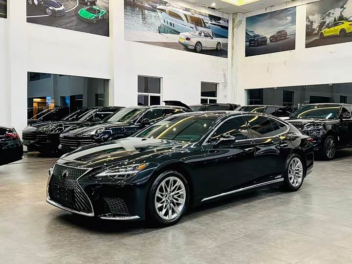 Lexus LS