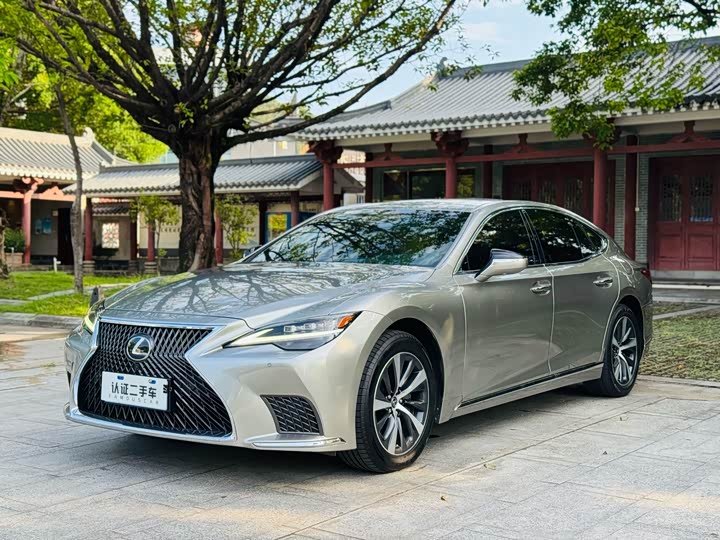 Lexus LS