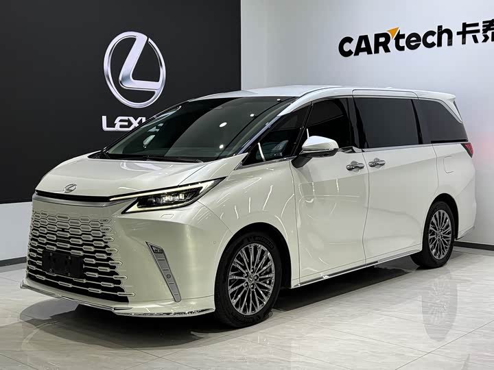 Lexus LM