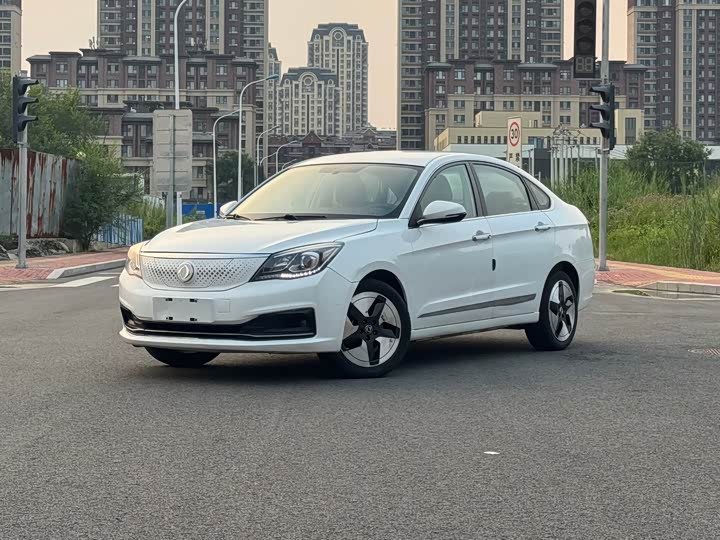 Dongfeng Aeolus E70