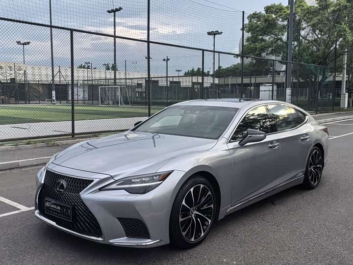 Lexus LS