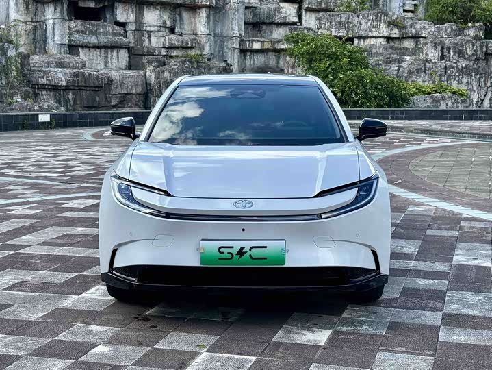 Toyota bZ5