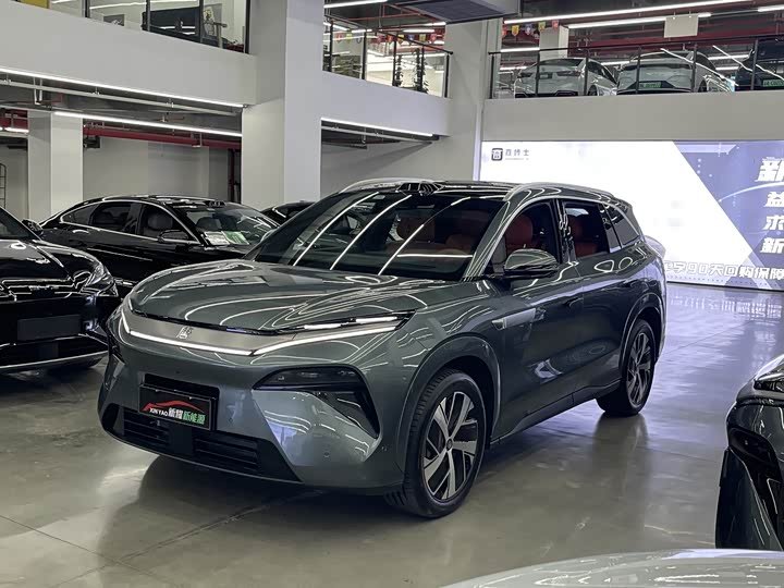 BYD Tang L