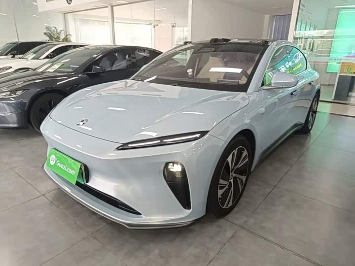 NIO ET5