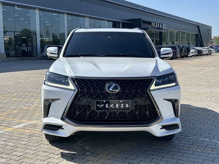 Lexus LX