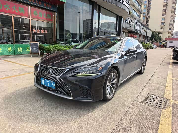 Lexus LS