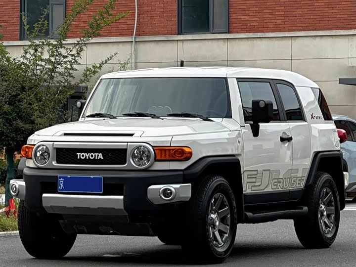 Toyota FJ